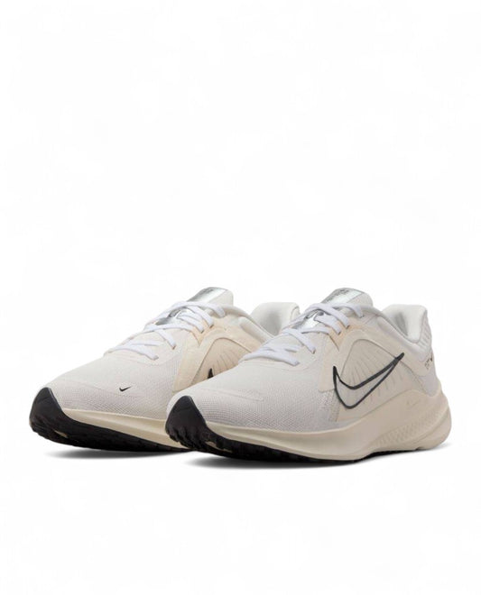 Nike Quest 5 - Sail Black Coconut Milk