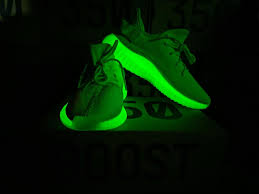 Adidas Yeezy Boost 350 V2 - Fluorescent 